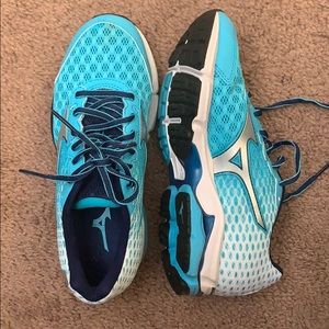 Mizuno Wave Runner X10